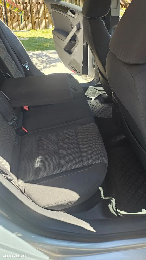 Volkswagen Golf - 11