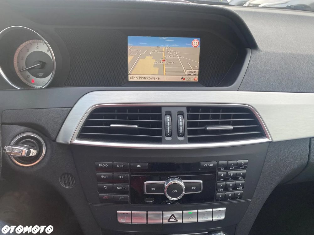 Mercedes-Benz Klasa C 180 CGI Automatik BlueEFFICIENCY Avantgarde - 34