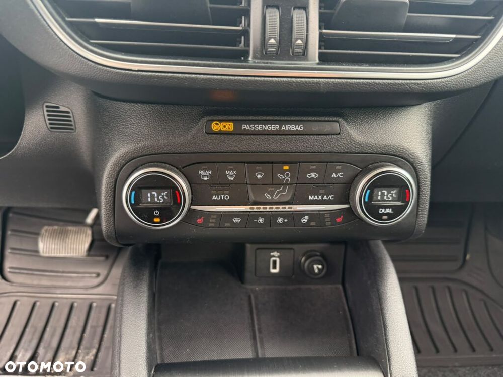 Ford Focus 2.0 EcoBlue STart-Stopp-System TITANIUM - 10