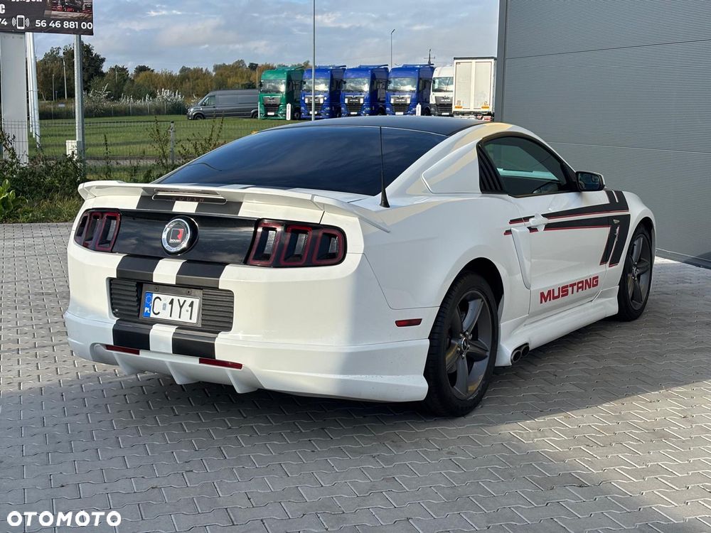 Ford Mustang 5.0 V8 GT - 4
