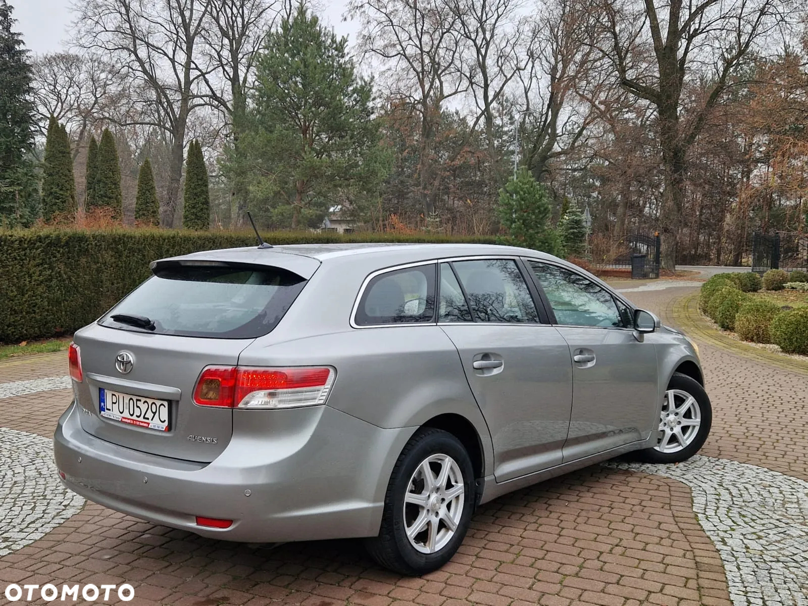 Toyota Avensis - 13