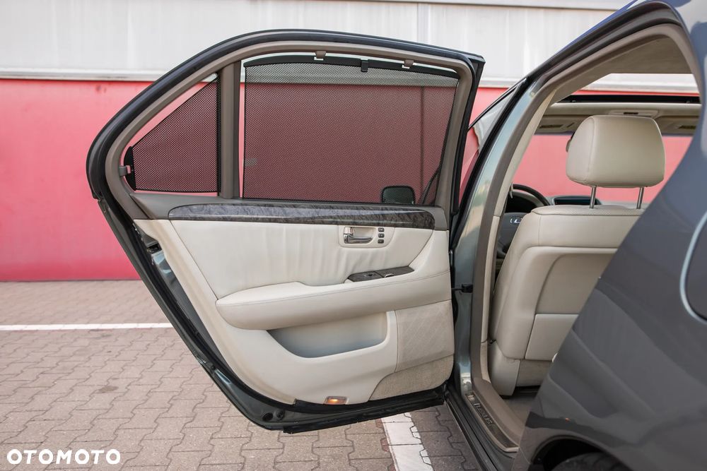 Lexus LS Prezydent - 24