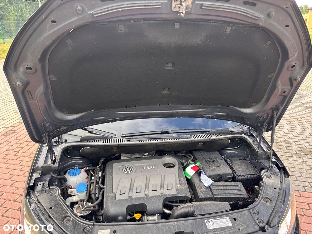 Volkswagen Touran 2.0 TDI DPF BlueMotion Technology Highline - 24