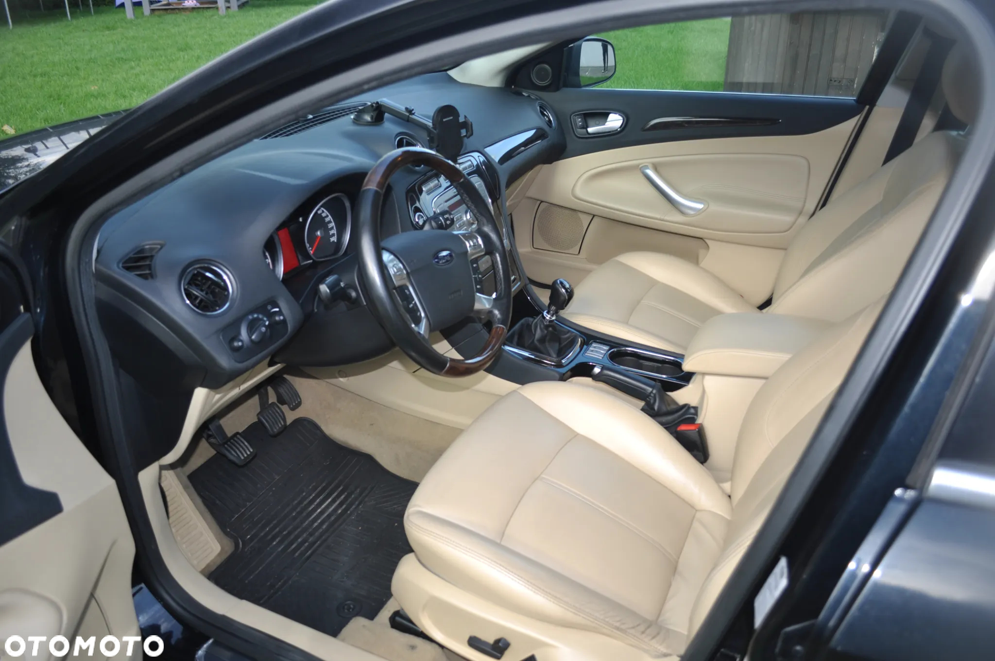 Ford Mondeo 2.5 Ghia - 6