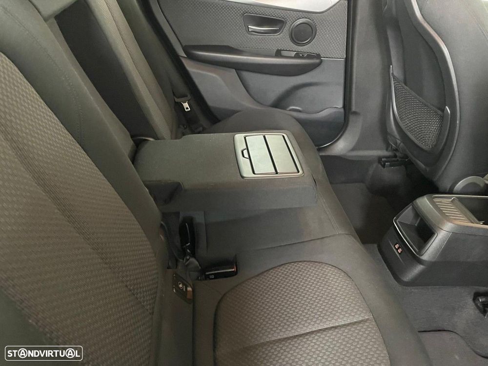 BMW 216 Active Tourer d Line Luxury - 29