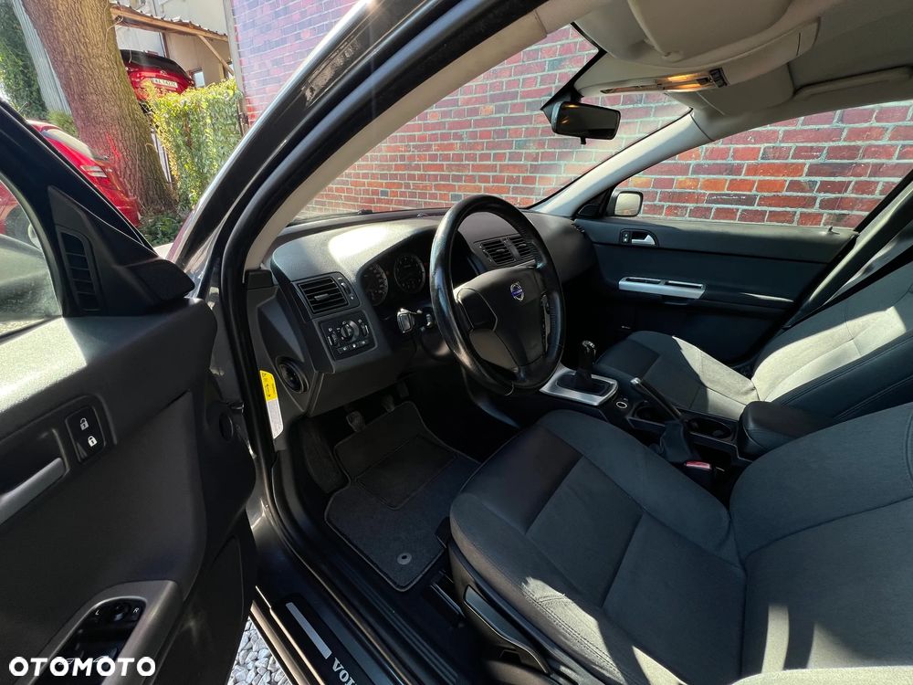 Volvo V50 2.4 - 7