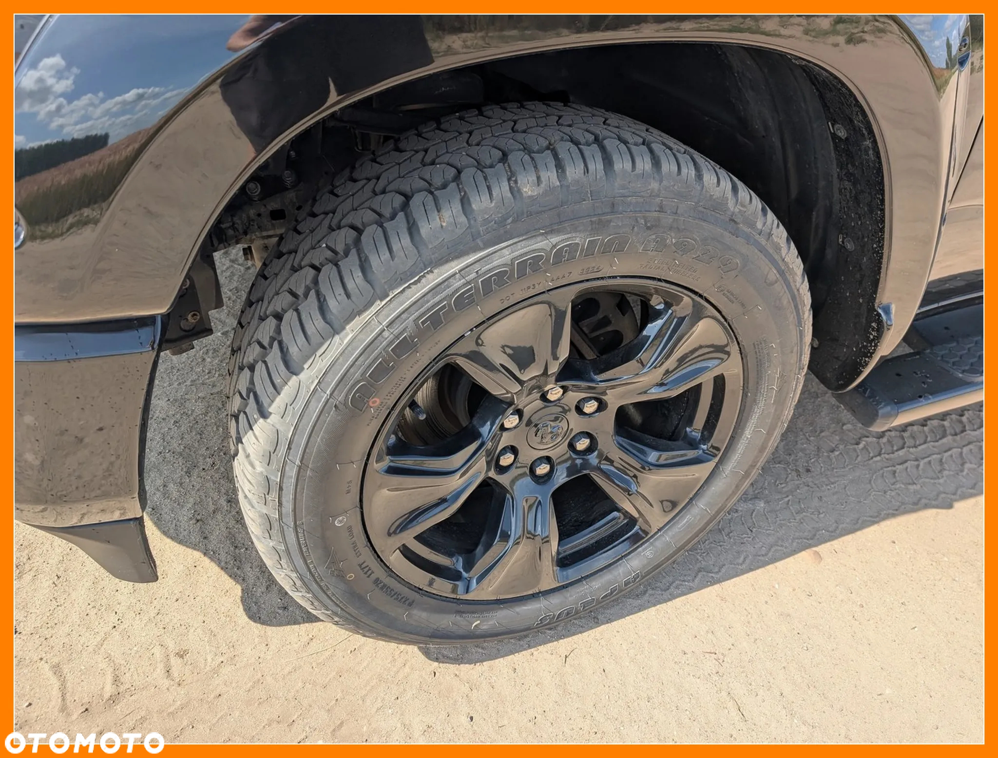 RAM 1500 Crew Cab Laramie - 9
