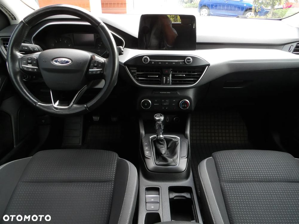 Ford Focus 1.0 EcoBoost Trend Edition - 17