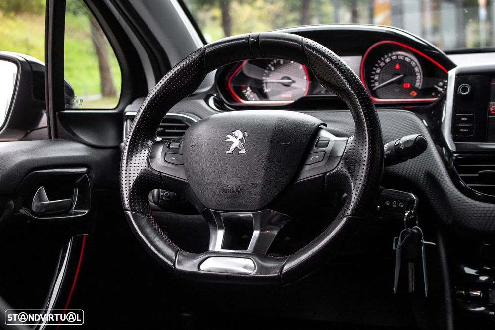 Peugeot 2008 1.2 PureTech GT Line - 30