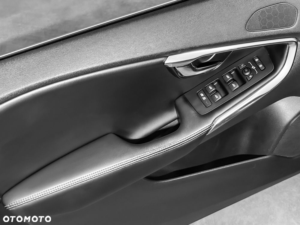 Volvo V40 T2 RDesign - 25
