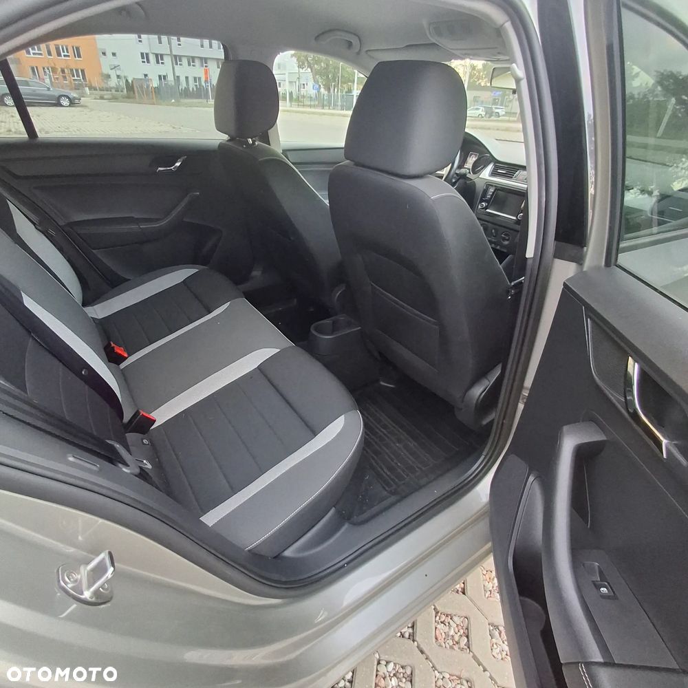 Skoda RAPID 1.2 TSI Ambition - 12