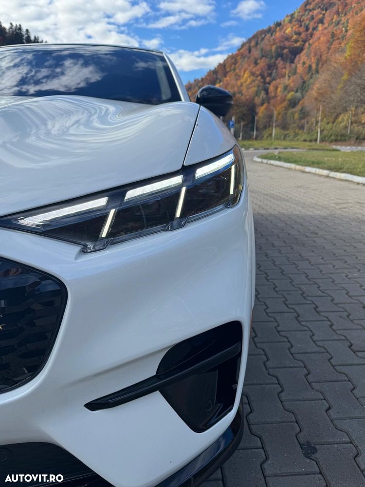 Ford Mustang Mach-E - 8