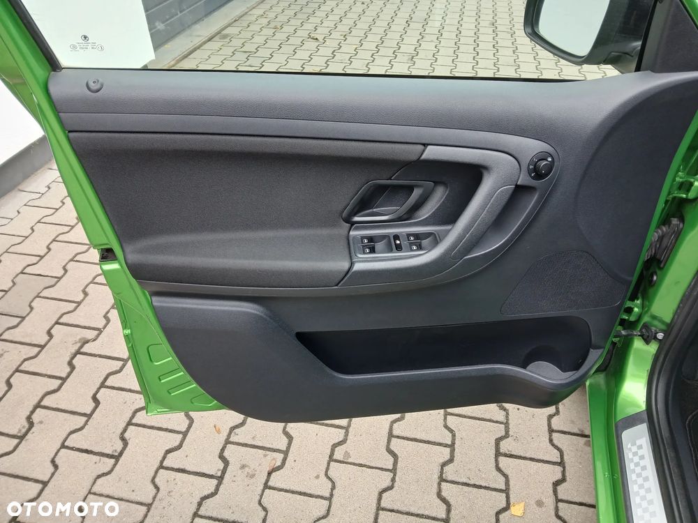 Skoda Fabia 1.4 TSI DSG RS - 24