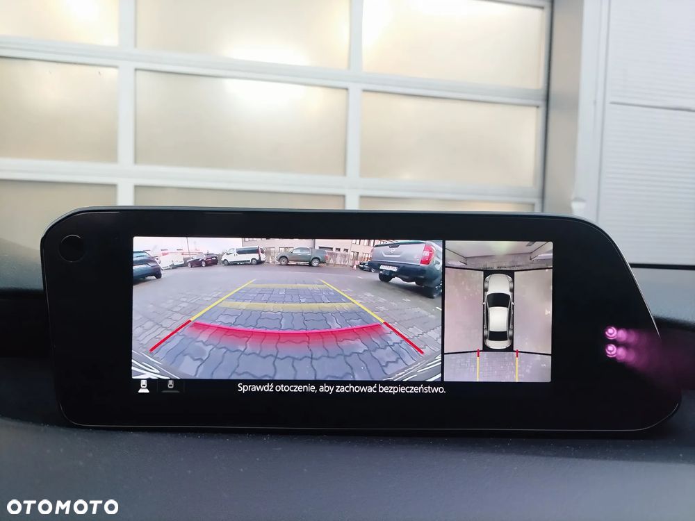 Mazda 3 2.0 mHEV Hikari - 11