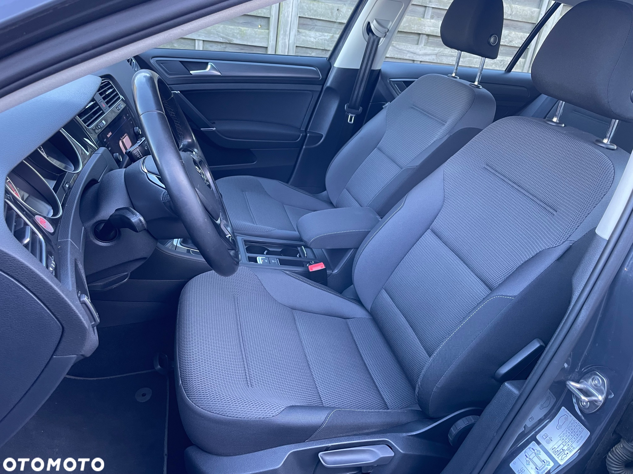 Volkswagen Golf - 14