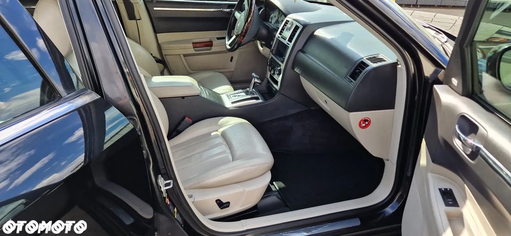 Chrysler 300C - 27