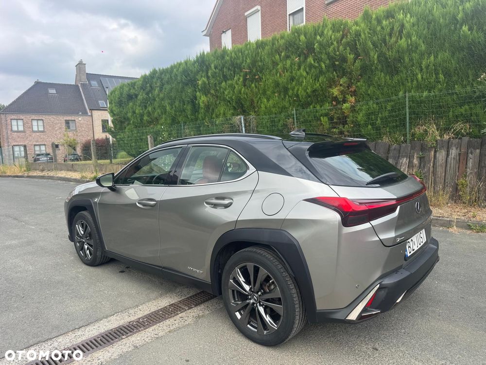 Lexus UX - 9