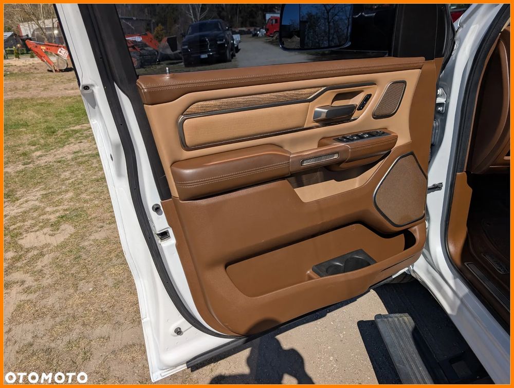 RAM 1500 Crew Cab Longhorn - 12