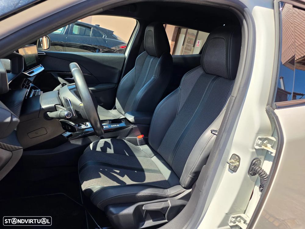 Peugeot 2008 1.2 PureTech GT Line EAT8 - 10