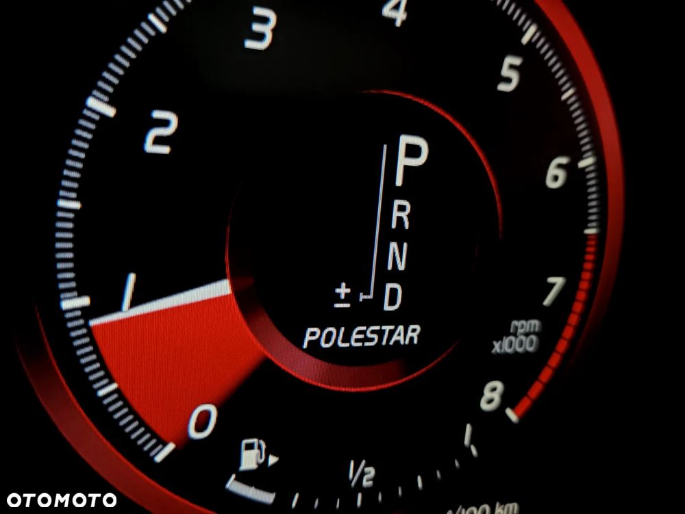 Volvo V60 T4 R-Design - 27