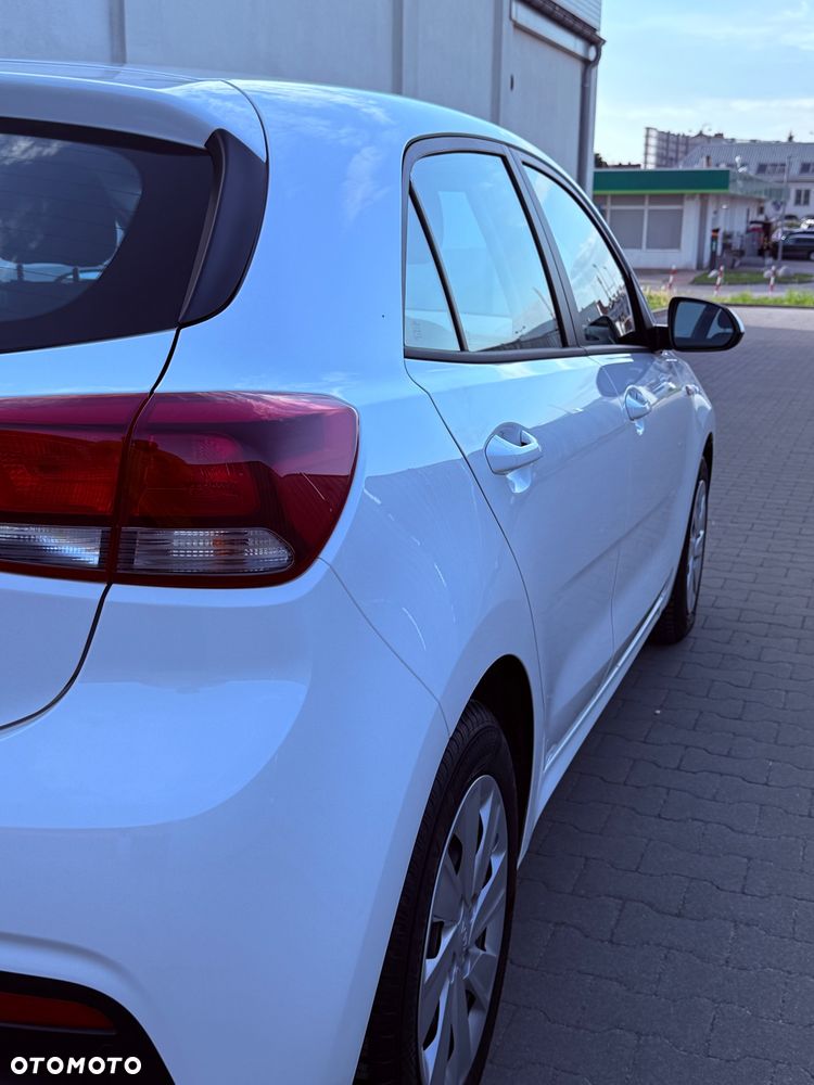 Kia Rio - 11