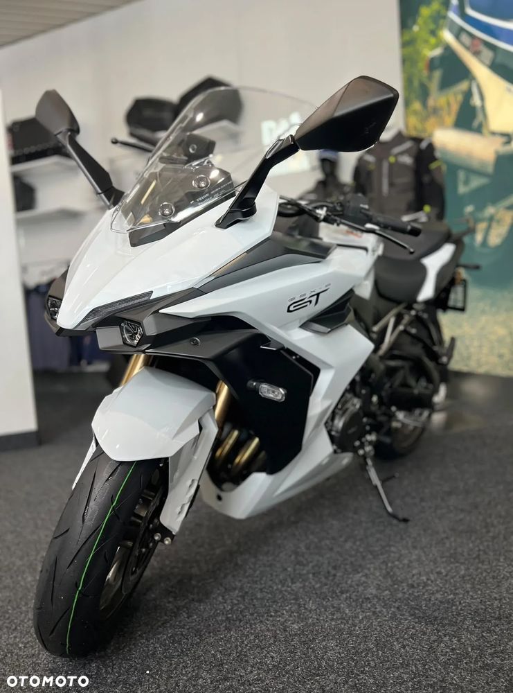 Suzuki GSX 1000 - 17