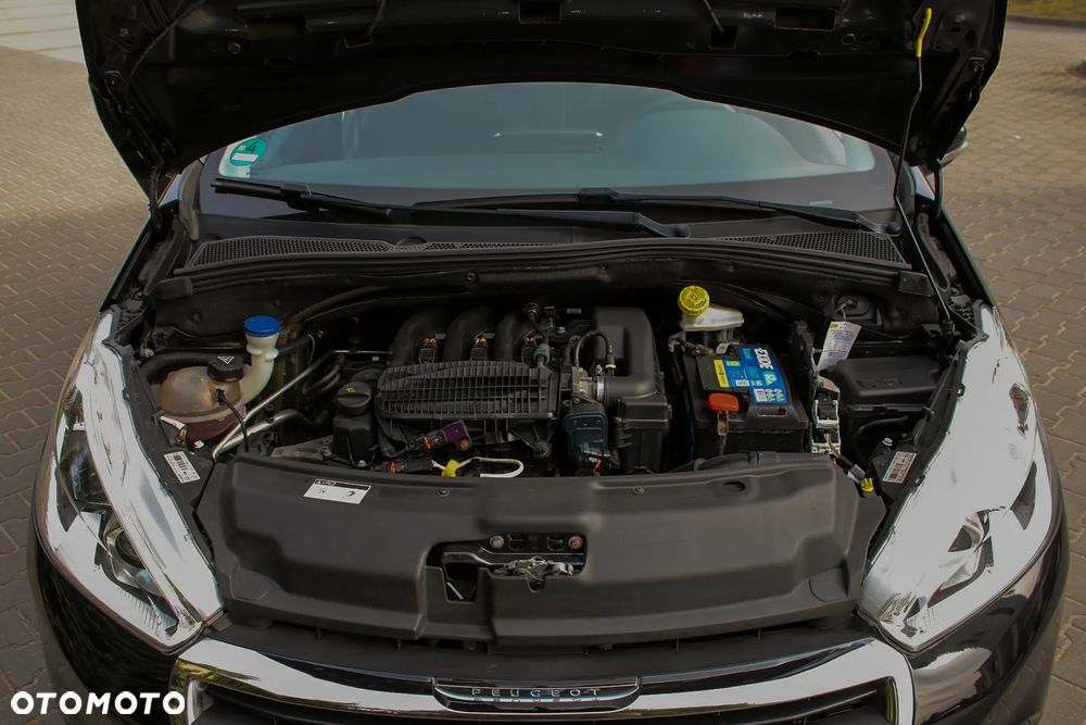 Peugeot 208 - 40