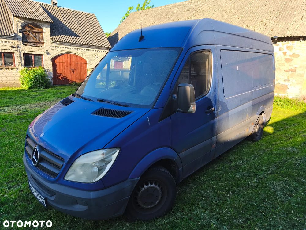 Mercedes-Benz Sprinter - 2
