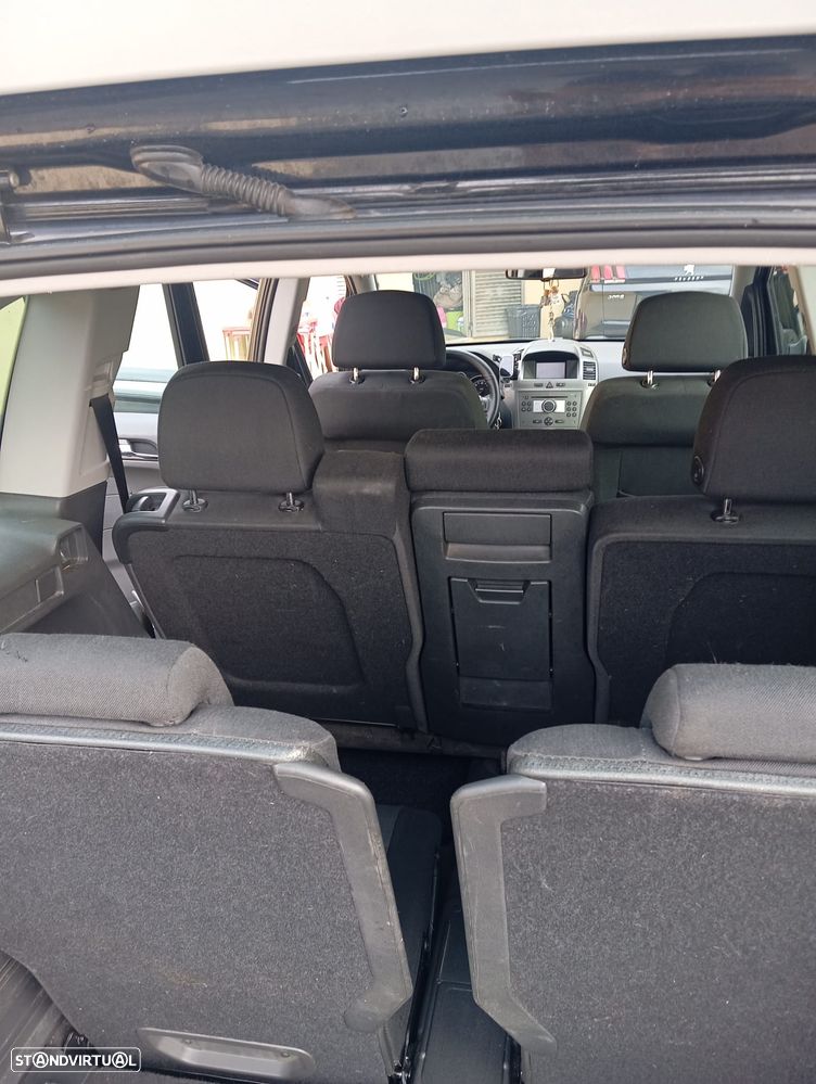 Opel Zafira 1.9 CDTI - 10