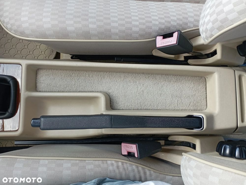 Mercedes-Benz W201 (190) - 23