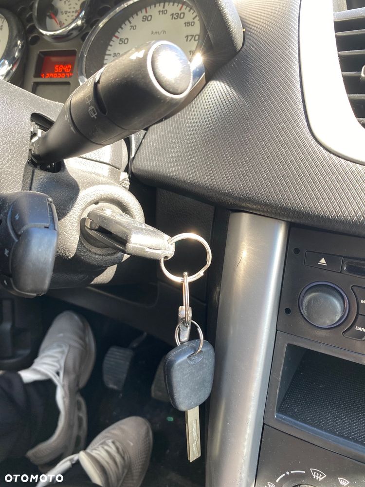 Peugeot 207 1.4 16V Trendy - 21