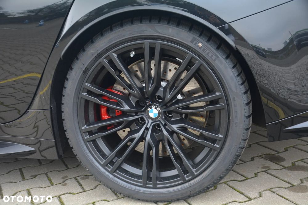 BMW M3 Competition M xDrive - 4