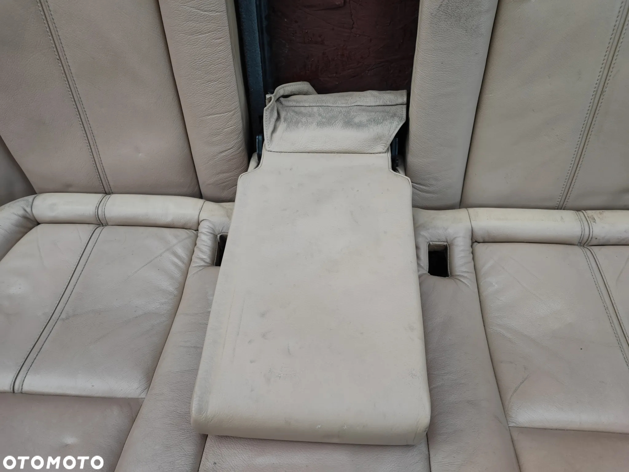 BMW E39 SEDAN ORYGINALNA KOMPLETNA KANAPA TYŁ SKŁADANA W KOLORZE BEŻOWYM / KREMOWYM / SANDBEIGE  O NR. 52 20 7 049 351 /  52 20 8 198 182 / 52 20 7 049 357 OEM - 17