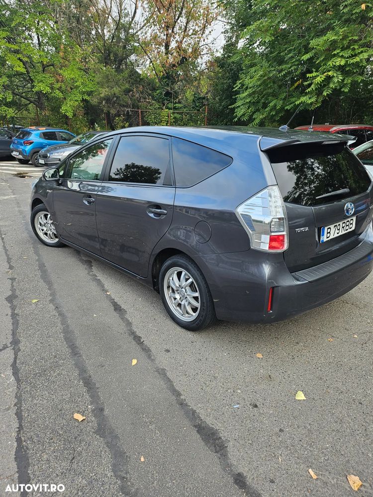 Toyota Prius (Hybrid) Sol Plus - 4