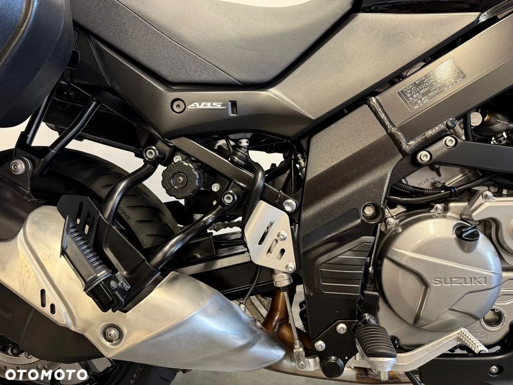 Suzuki V-STROM - 32
