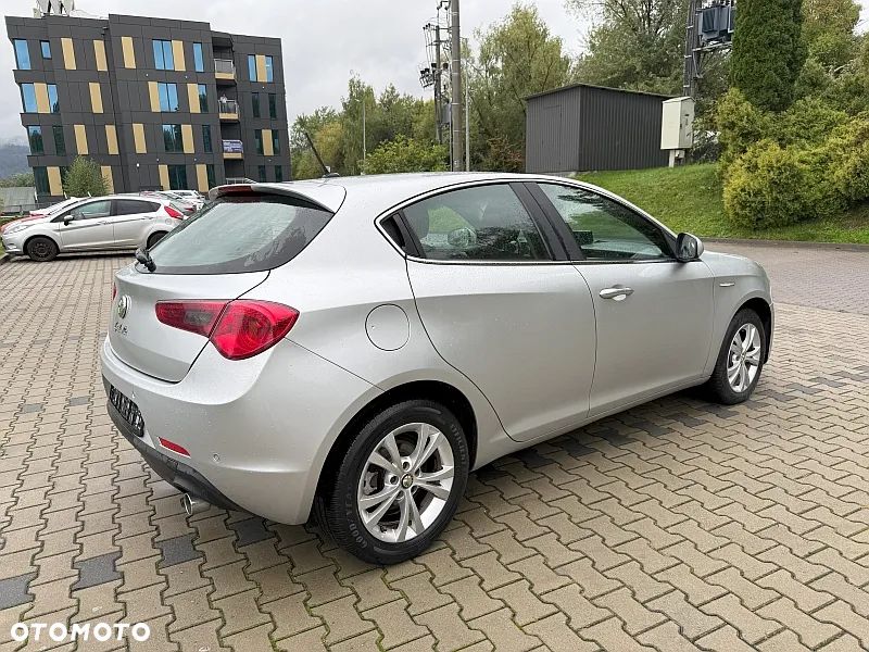Alfa Romeo Giulietta 2.0 JTDM 16V Turismo - 4