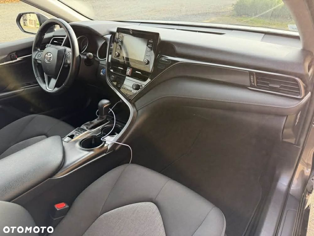 Toyota Camry - 7