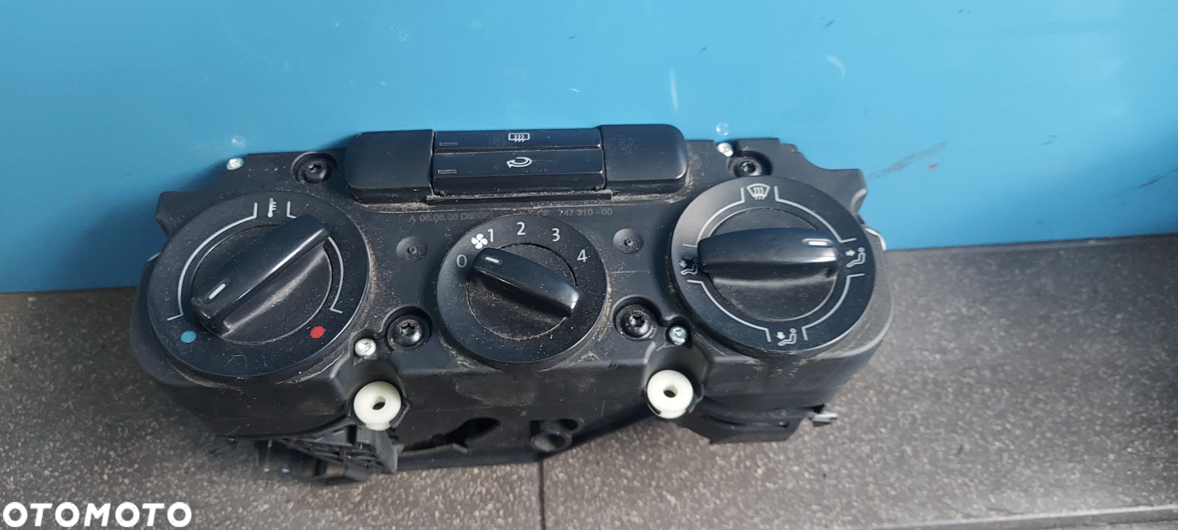 Panel przełącznik klimatyzacji VW Caddy II - 1