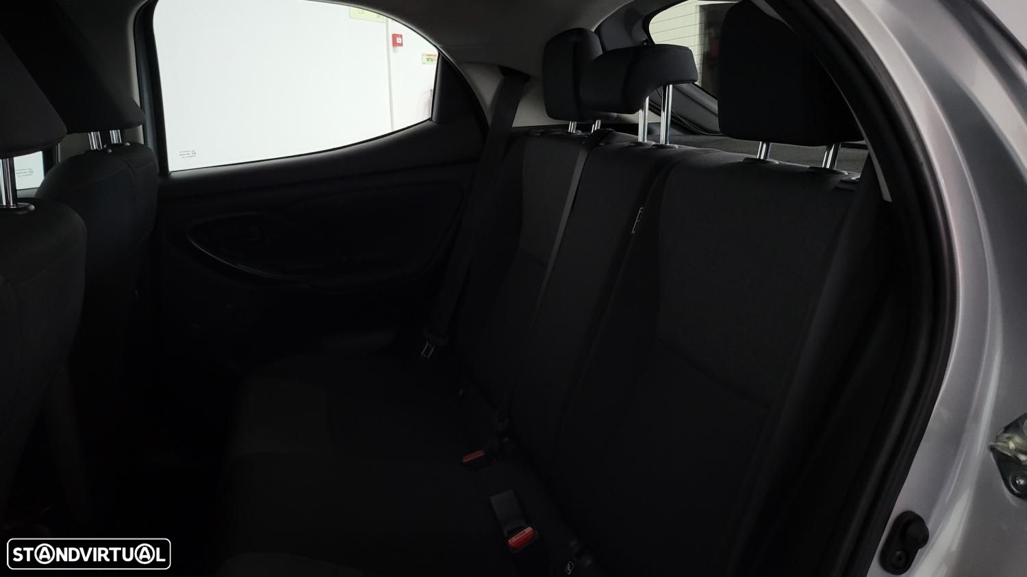 Toyota Yaris 1.5 HDF Comfort - 8