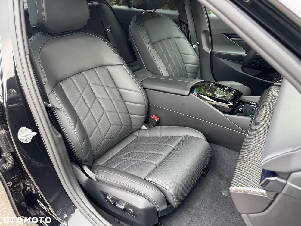 BMW Seria 5 520d xDrive - 27