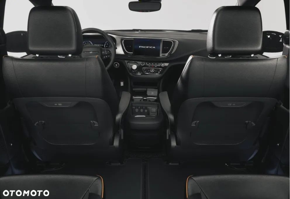 Chrysler Pacifica - 5