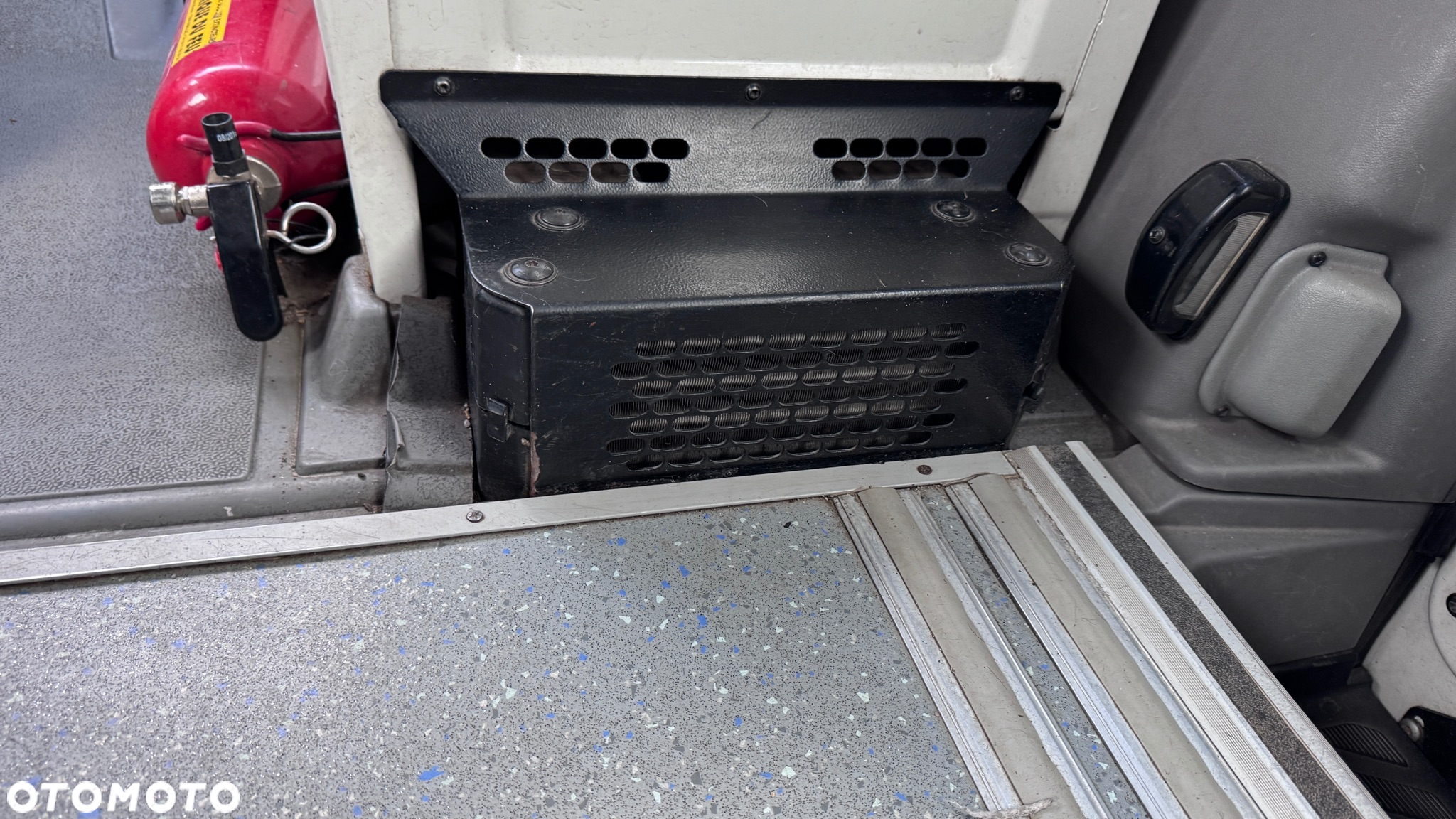 Volkswagen Crafter / 23 miejsca / Cena:67000 zł netto - 11