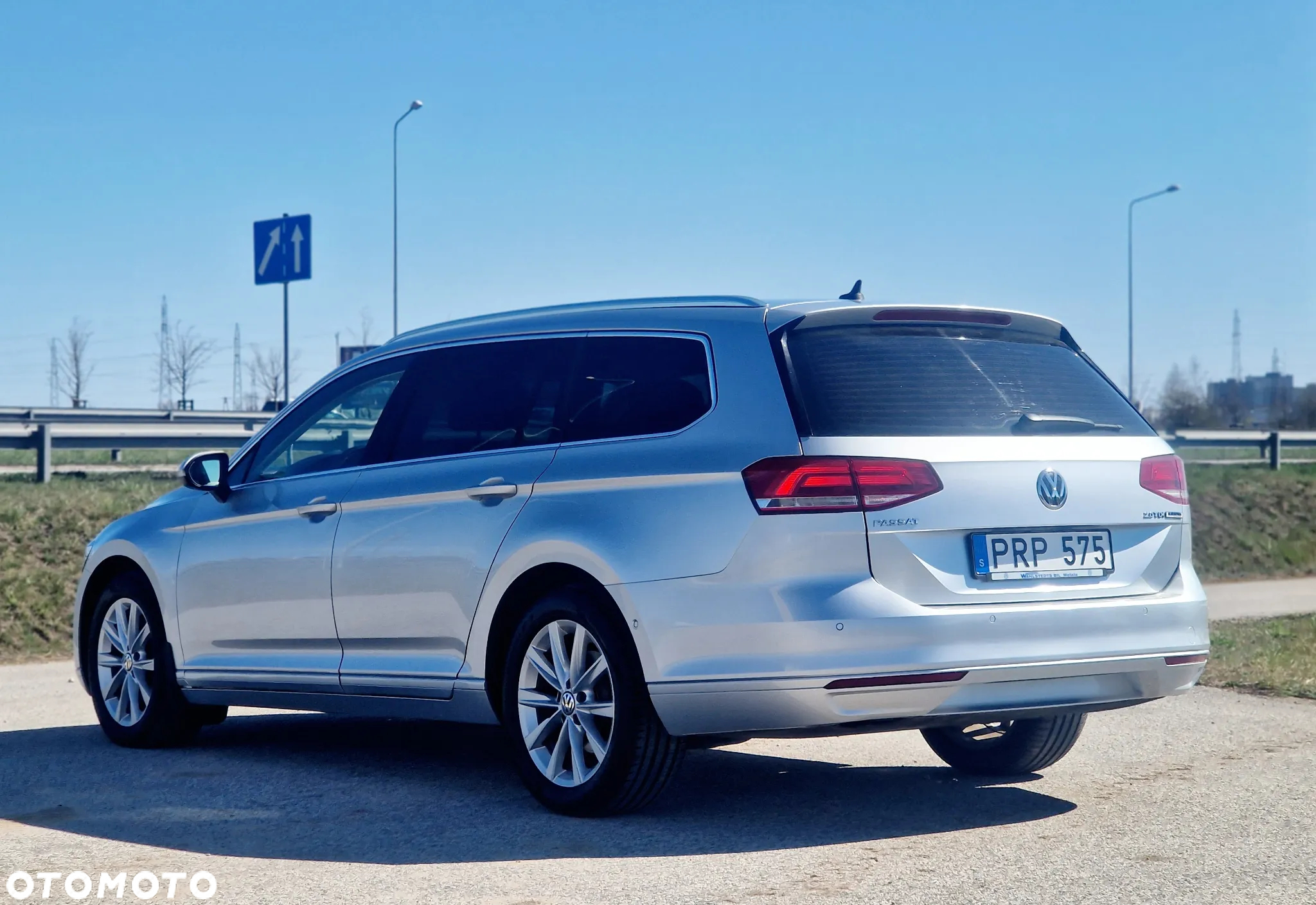 Volkswagen Passat - 13