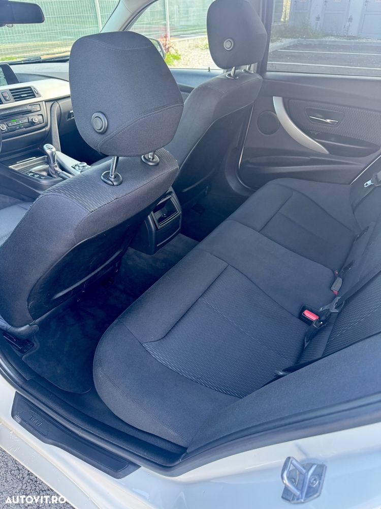 BMW Seria 3 320d xDrive Sport Line - 9