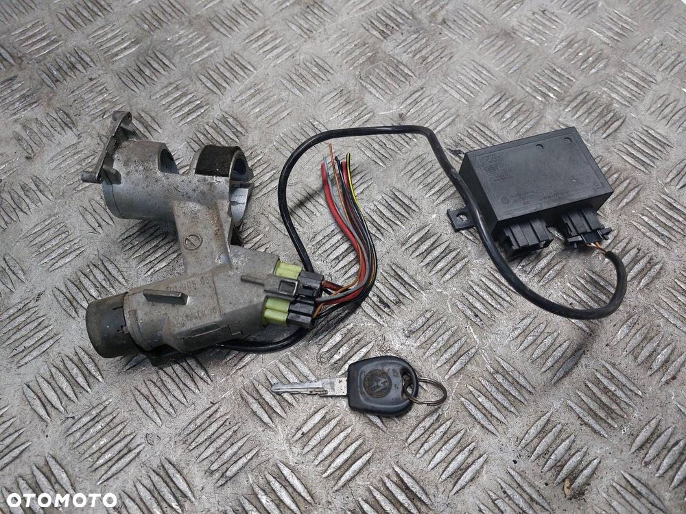 STACYJKA Z KLUCZYKIEM VOLKSWAGEN TRANSPORTER T4 701905851 6H0953257 - 1