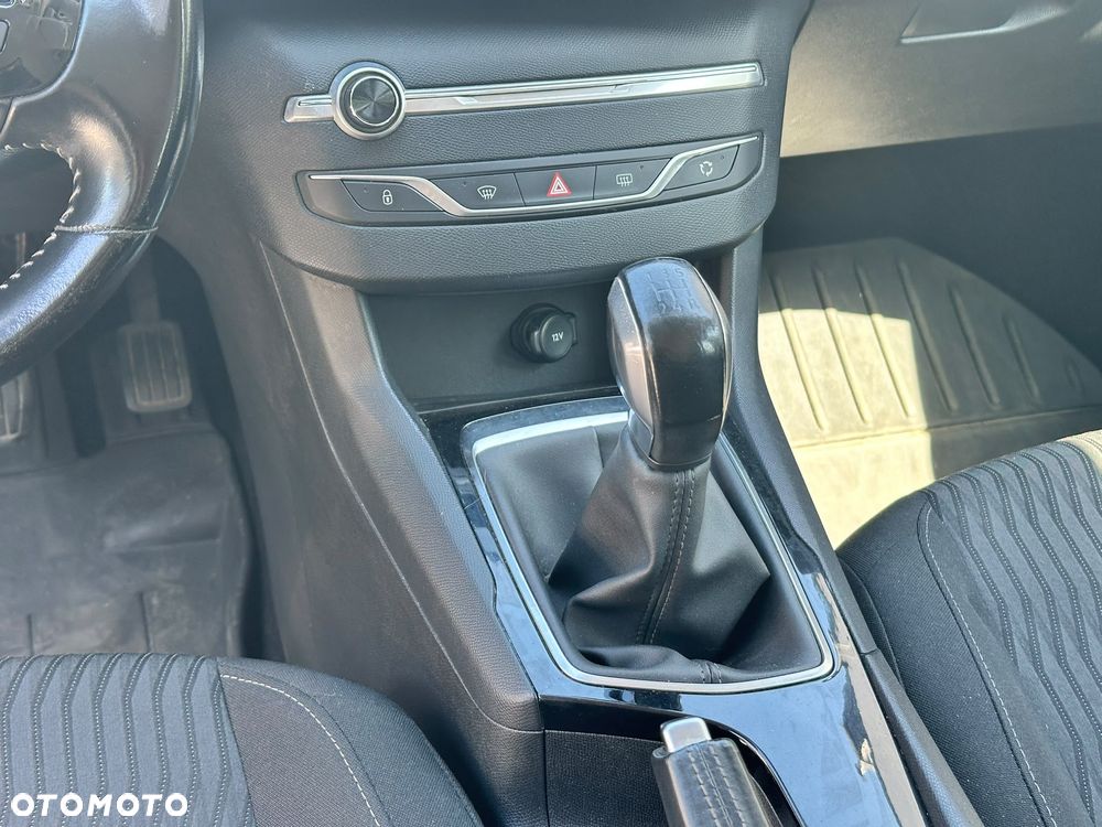 Peugeot 308 1.2 PureTech Allure S&S - 2