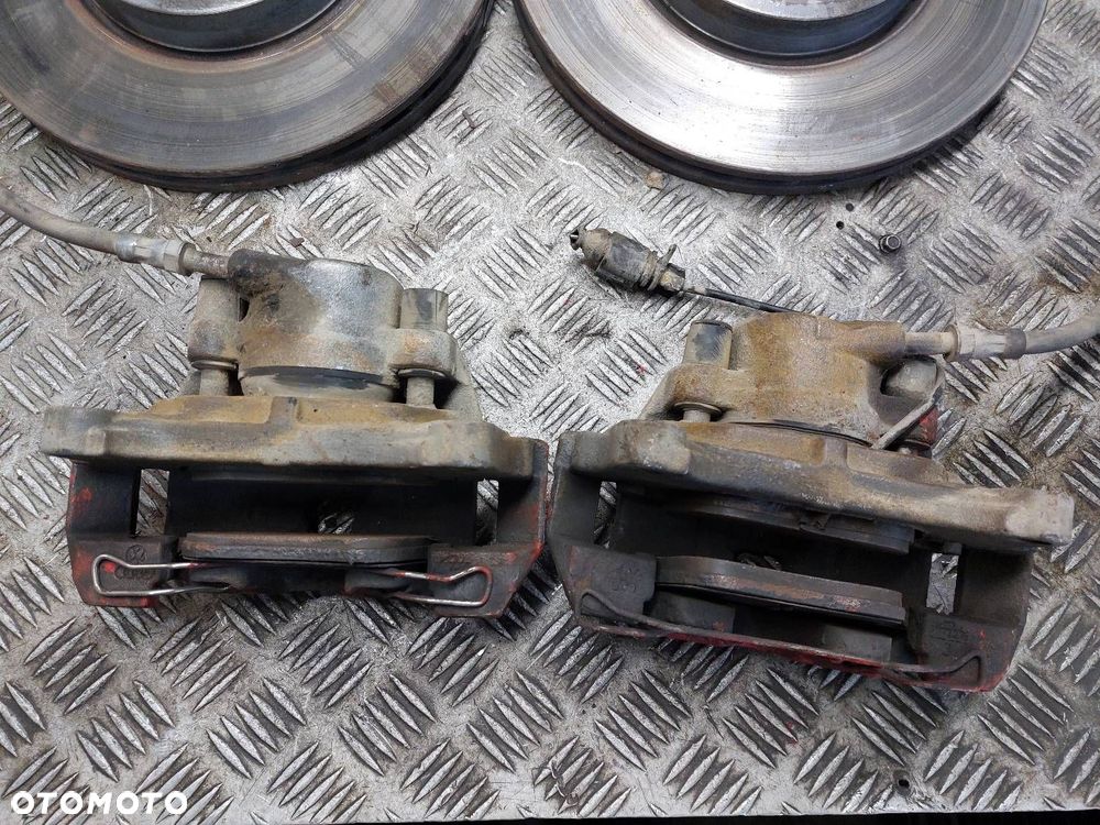 TARCZE HAMULCOWE PRZÓD + KLOCKI + ZACISKI AUDI A4 B8 2.0 TDI - 2