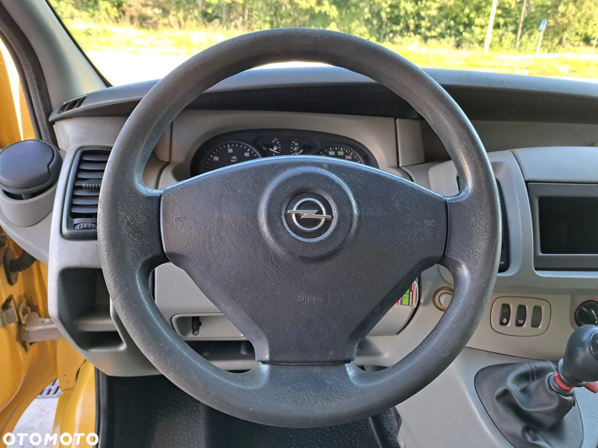 Opel Vivaro - 17