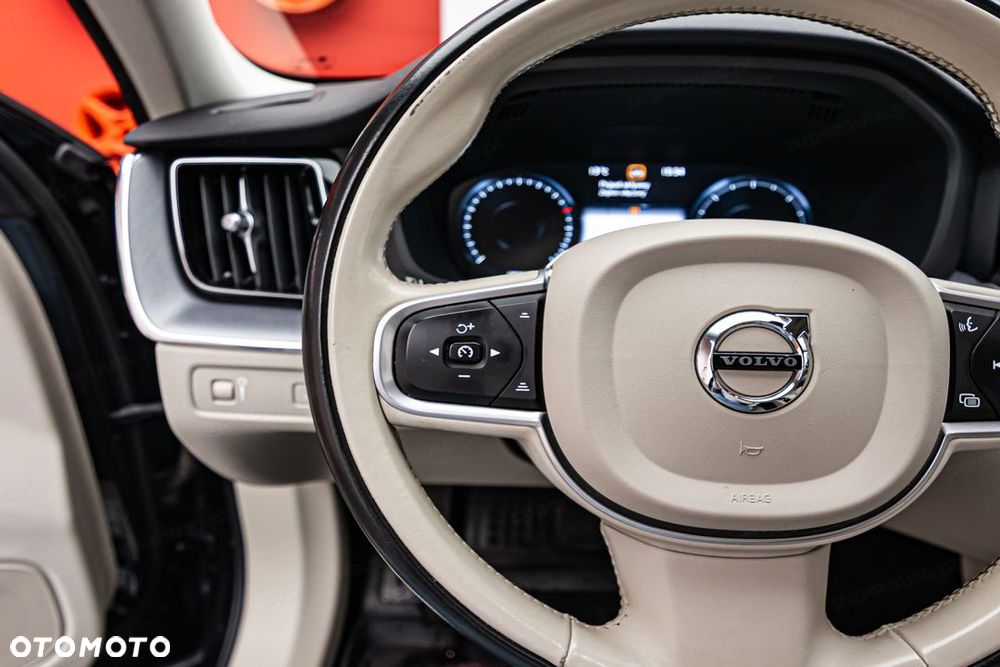 Volvo XC 60 B4 D AWD Momentum Pro - 15