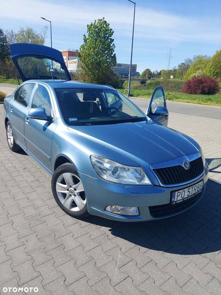 Skoda Octavia 1.6 Elegance - 1